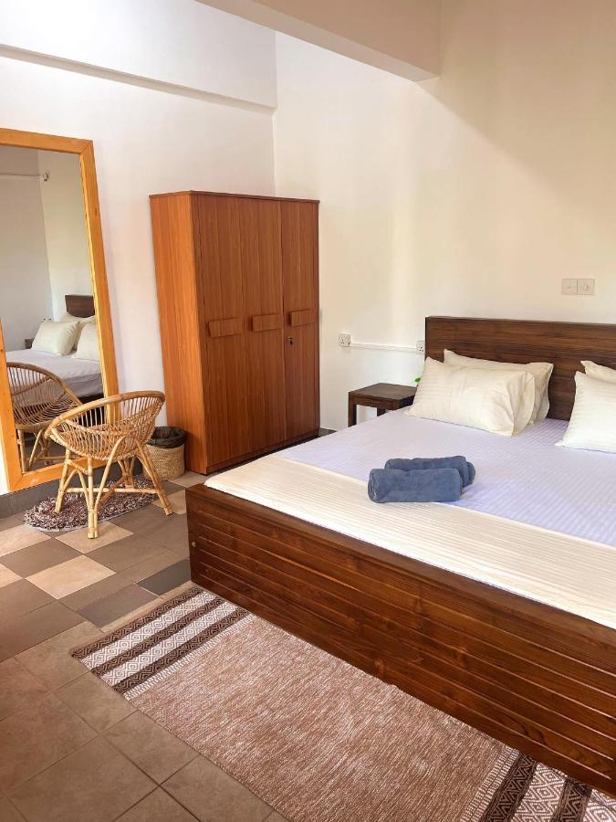Hummus Hostel Хикадува Екстериор снимка