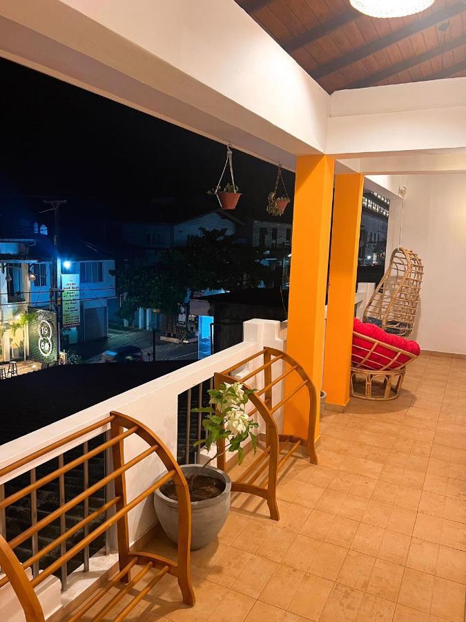 Hummus Hostel Хикадува Екстериор снимка