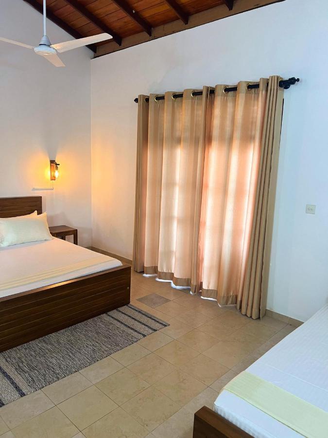 Hummus Hostel Хикадува Екстериор снимка