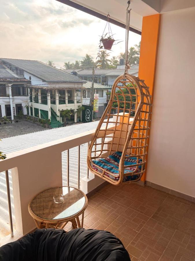 Hummus Hostel Хикадува Екстериор снимка
