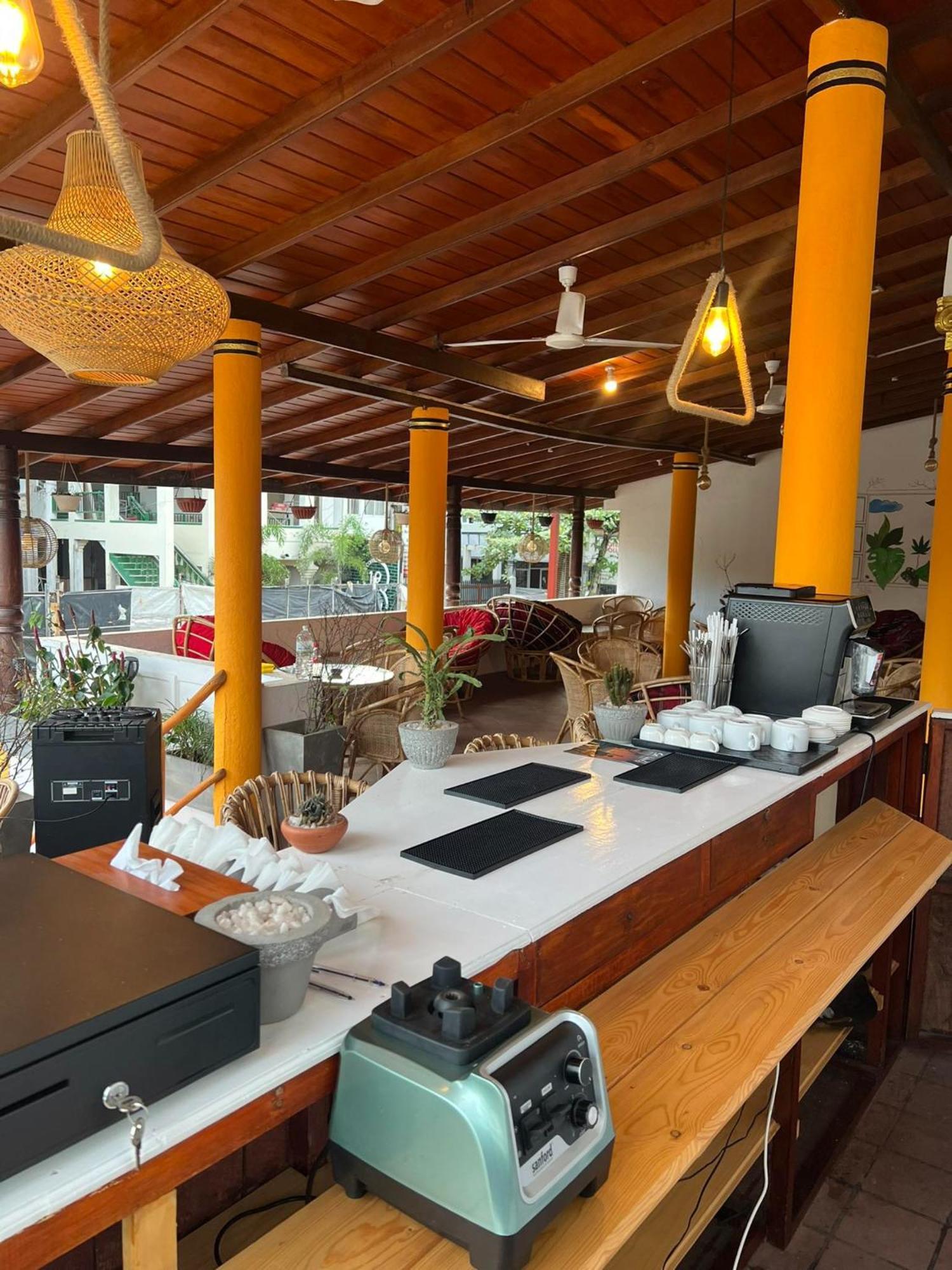 Hummus Hostel Хикадува Екстериор снимка