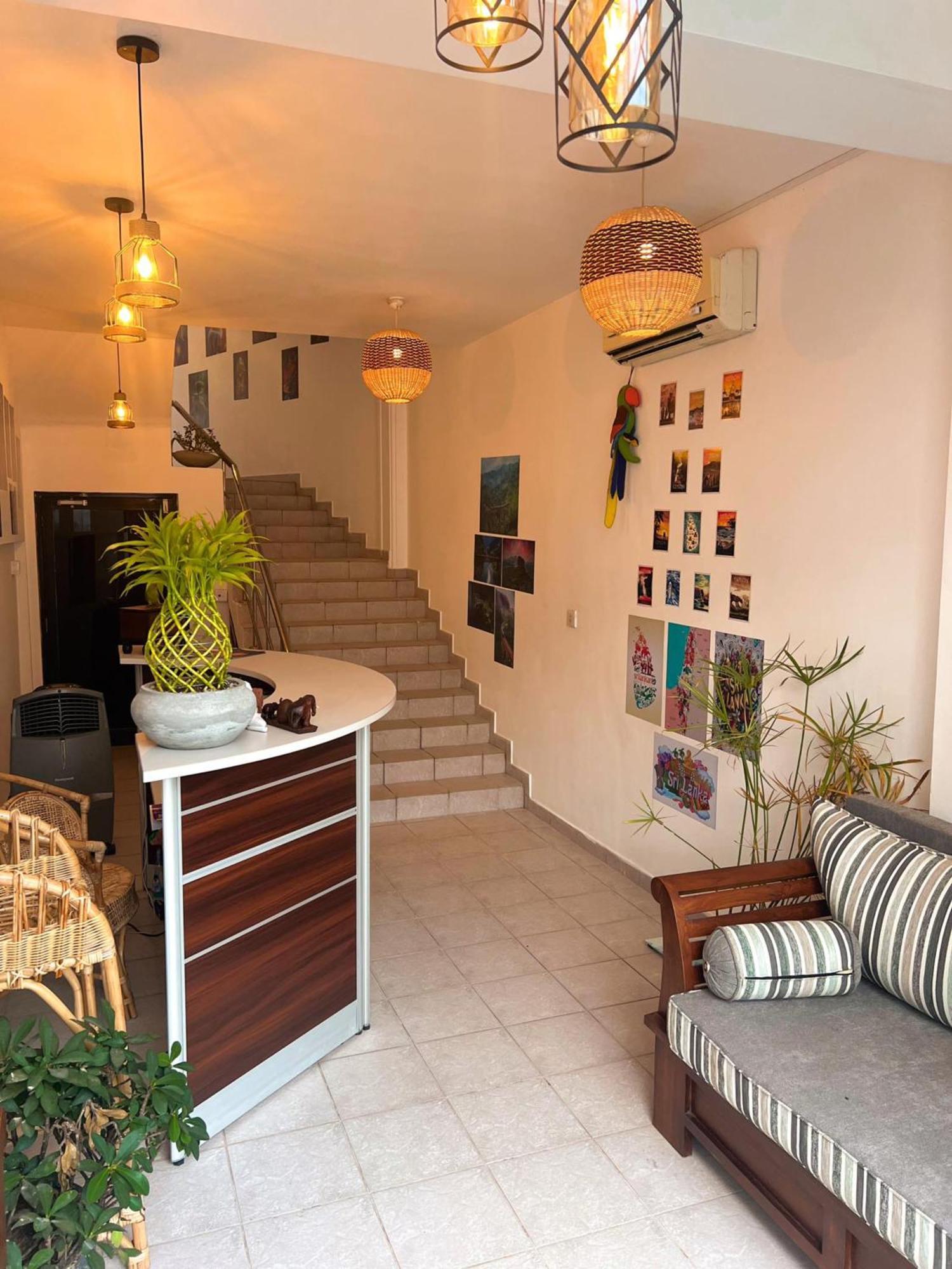 Hummus Hostel Хикадува Екстериор снимка