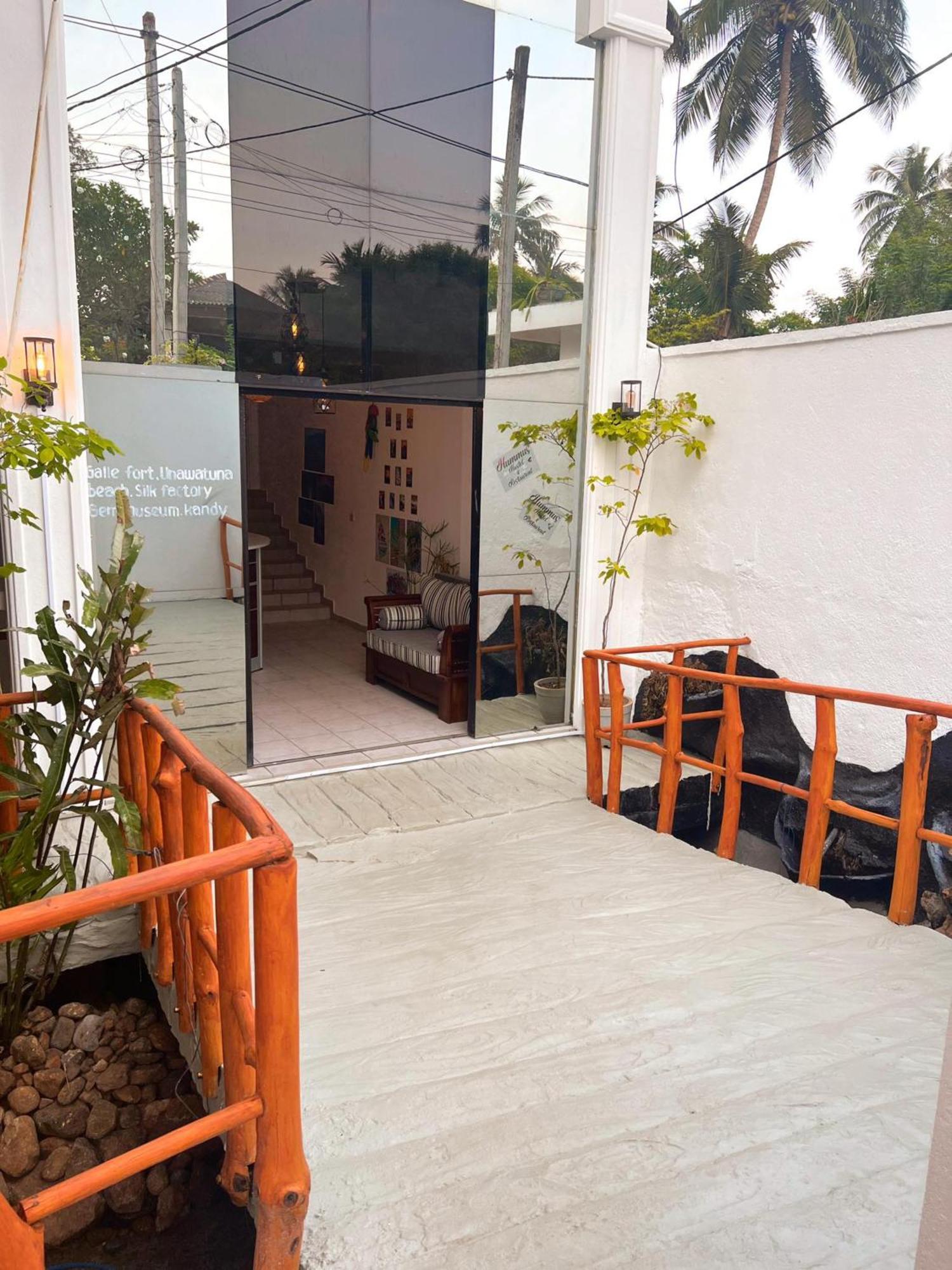 Hummus Hostel Хикадува Екстериор снимка