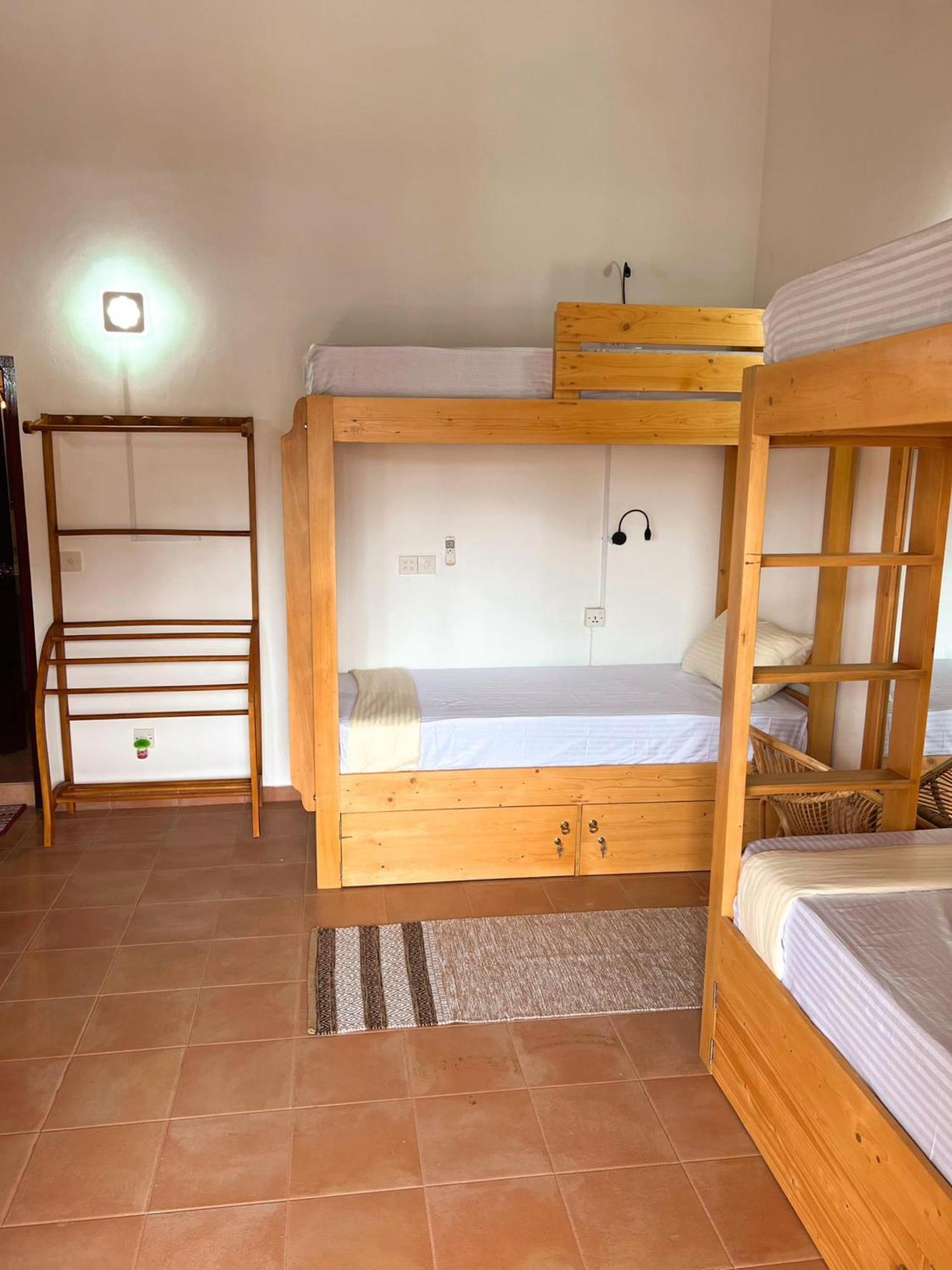 Hummus Hostel Хикадува Екстериор снимка