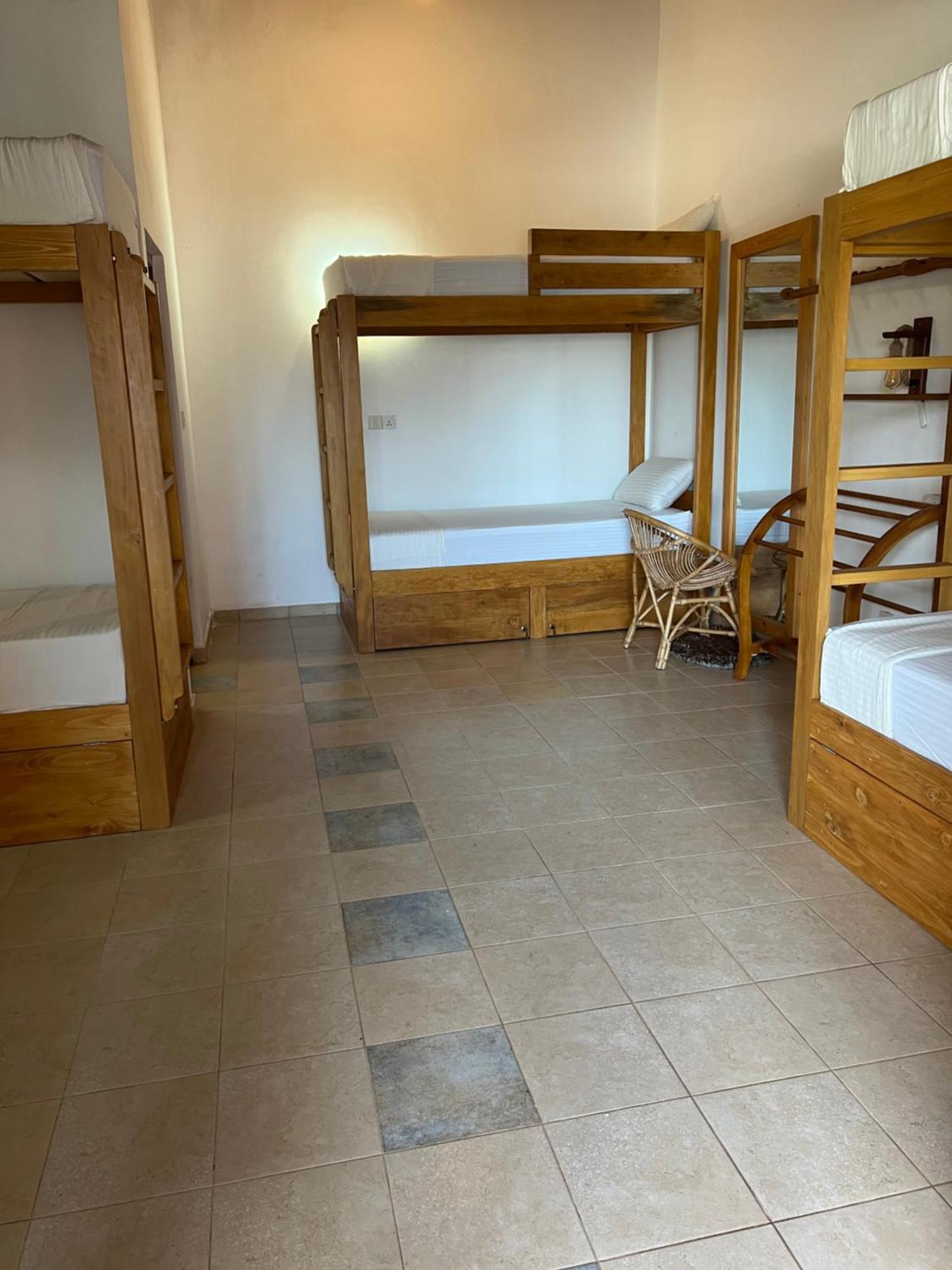 Hummus Hostel Хикадува Екстериор снимка