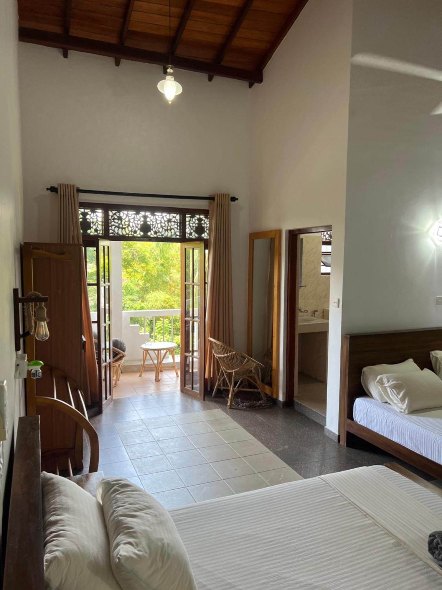 Hummus Hostel Хикадува Екстериор снимка