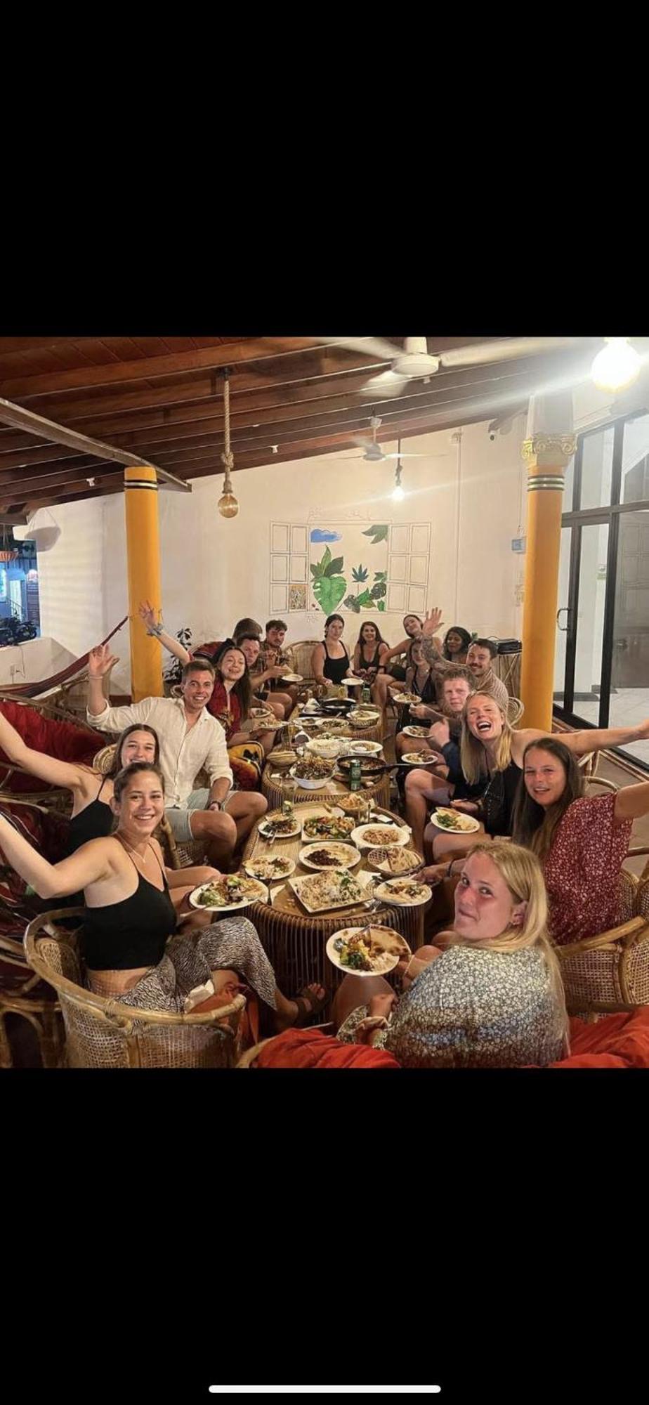 Hummus Hostel Хикадува Екстериор снимка