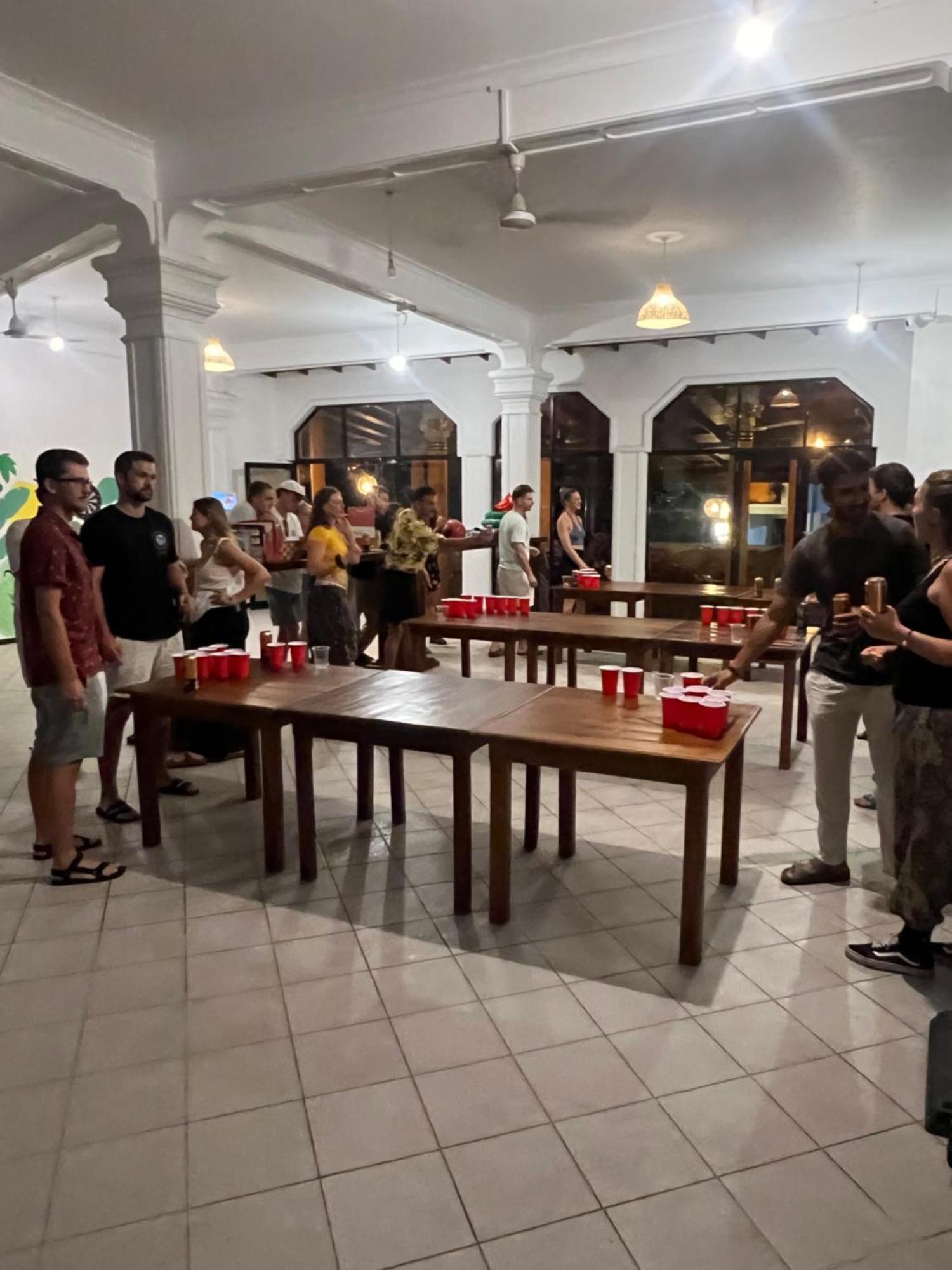 Hummus Hostel Хикадува Екстериор снимка